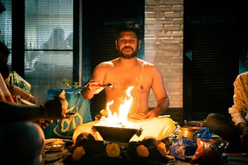 Pandit Amarpal Shastri Ji performing a havan ritual